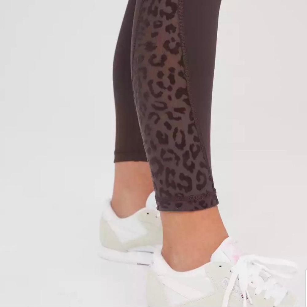 AERIE OFFLINE HIGH WAISTED LEOPARD MESH LEGGING